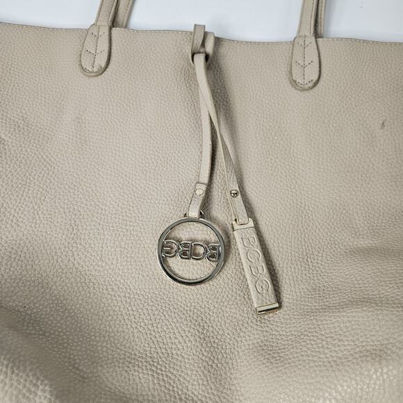 Y2K BCBG Paris Reversible Faux Leather Tote Laptop Bag Beige Goldtone Hardware - Picture 8 of 16